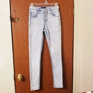 Light Washed Skinny Jeans